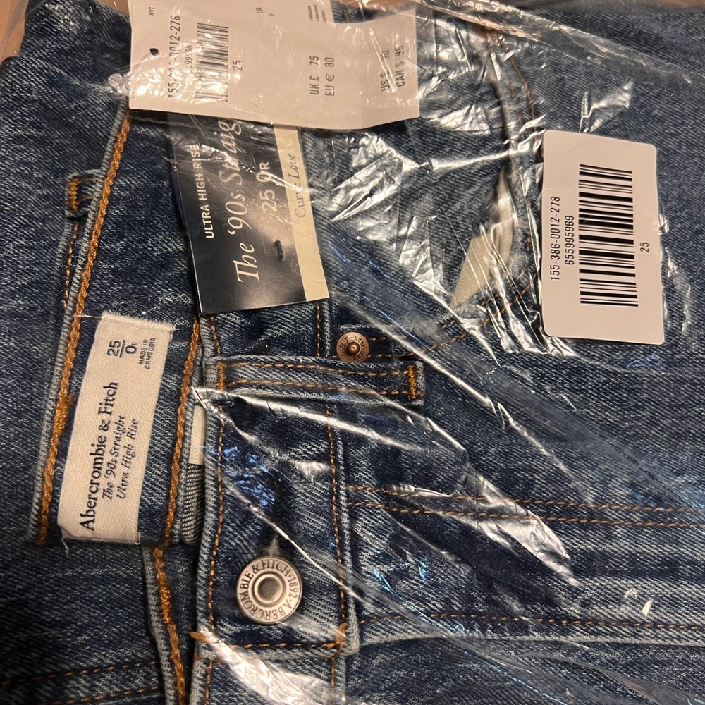 Brand new with tags Abercrombie and fitch the 90s ultra high rise strait jeans